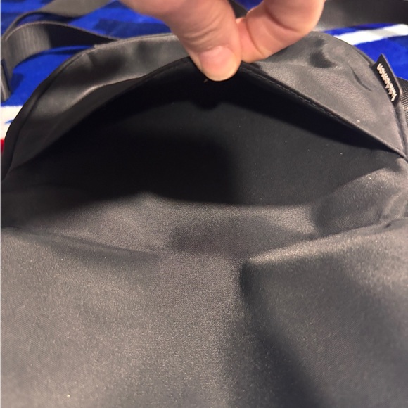 lululemon athletica women’s 2L Black Crossbody Sling Bag - Picture 6 of 7